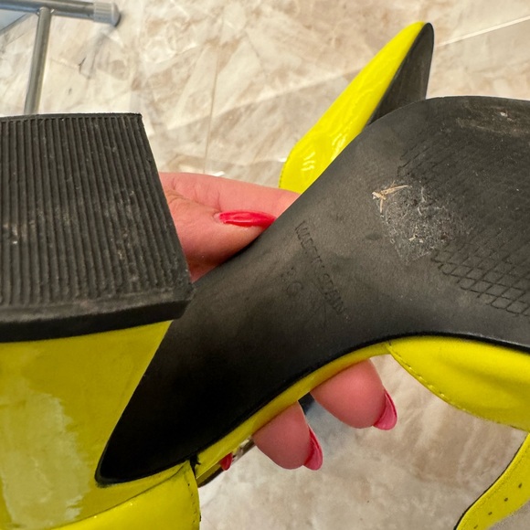 Intervalle neon yellow heels - Picture 4 of 6
